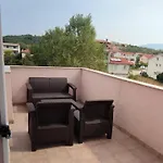 5019a Διαμέρισμα *